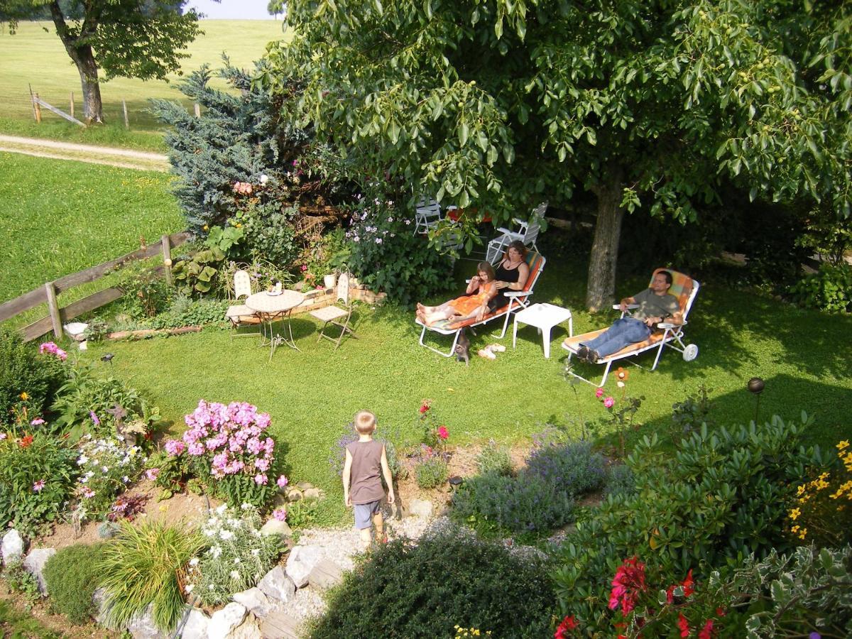 Ferienwohnungen Frick Möggers Buitenkant foto